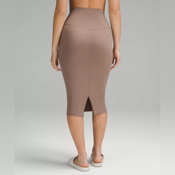 Lululemon Nulu Slim-Fit High-Rise Pull-On Midi Skirt Color Taupetastic Size 4 - Picture 8 of 8